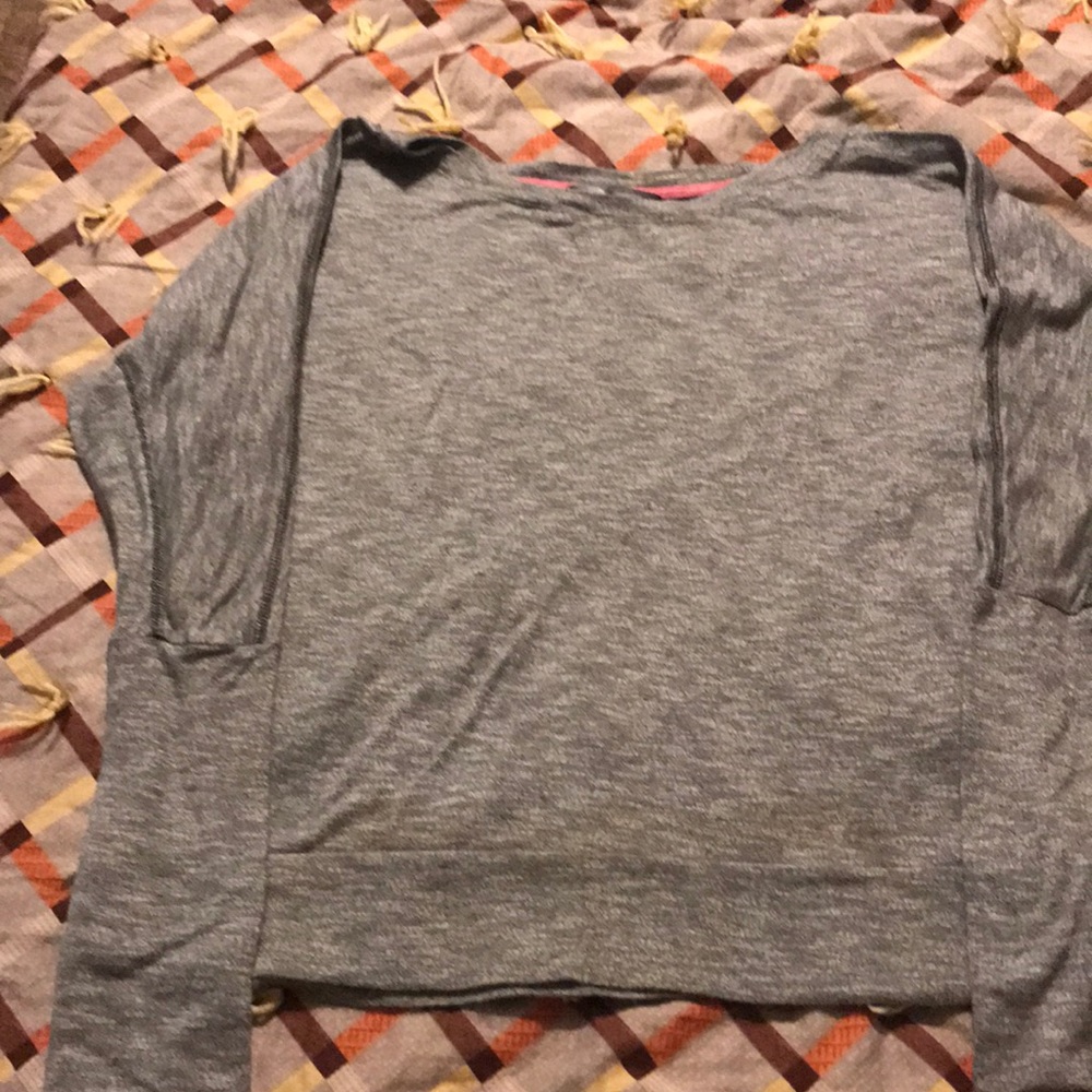 Woman’s Grey Medium North Face shirt
